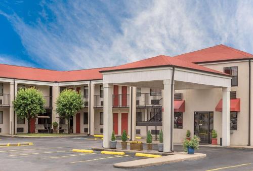 Bryant Hotel | Super 8 by Wyndham Bryant Little Rock Area