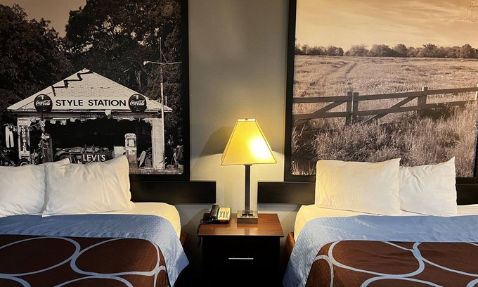Center Hotel | Super 8 by Wyndham Center