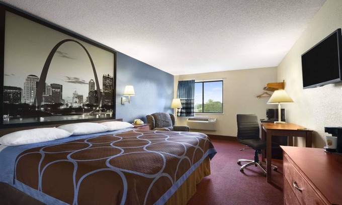 Cuba Hotel | Super 8 by Wyndham Cuba