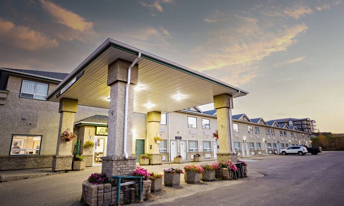 Drayton Valley Hotel | Super 8 by Wyndham Drayton Valley
