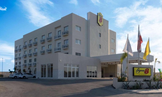 Pepillo Salcedo Hotel | Super 8 by Wyndham Manzanillo