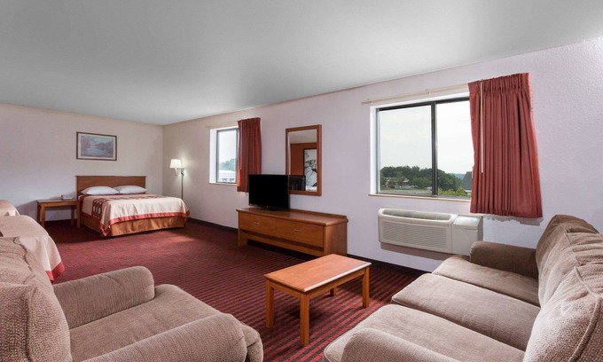 Dumfries Hotel | Super 8 by Wyndham Dumfries/Quantico