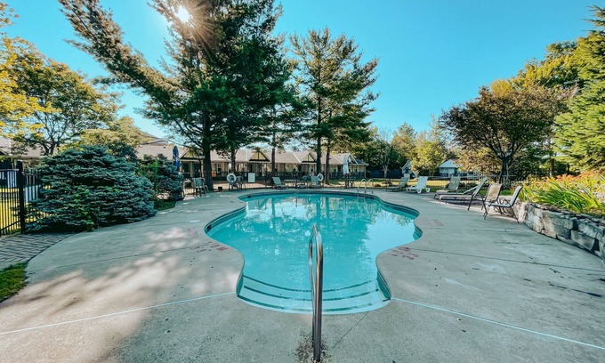 Gananoque Hotel | Super 8 by Wyndham Gananoque/Country Squire Resort