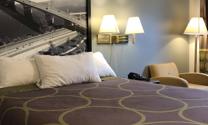 Valleyview Hotel | Super 8 by Wyndham Kamloops East