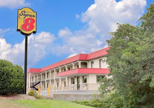 Laurel Hotel | Super 8 by Wyndham Laurel