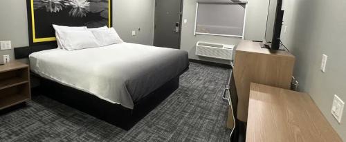 Lubbock Hotel | Super 8 by Wyndham Lubbock Airport