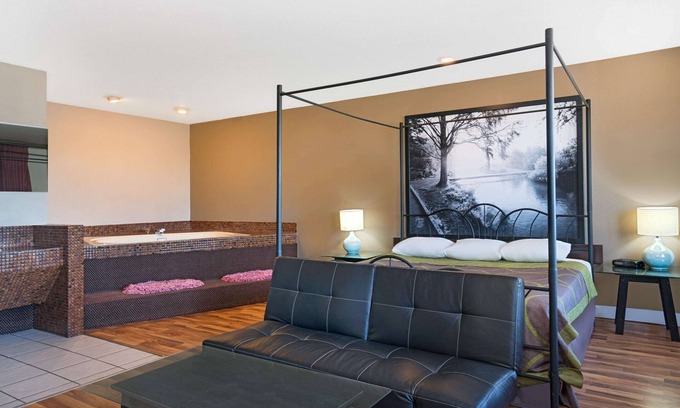 Marshall Hotel | Super 8 by Wyndham Marshall MN