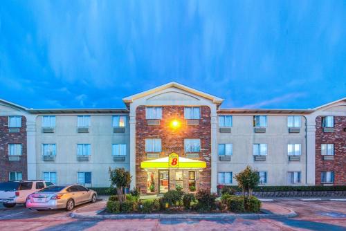 McKinney Hotel | Super 8 by Wyndham McKinney/Plano Area