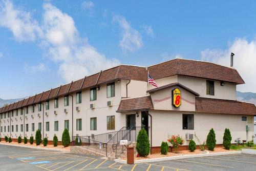Ogden Hotel | Super 8 by Wyndham Ogden, Utah