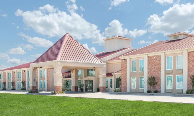 Central Oklahoma City Hotel | Super 8 by Wyndham Oklahoma City