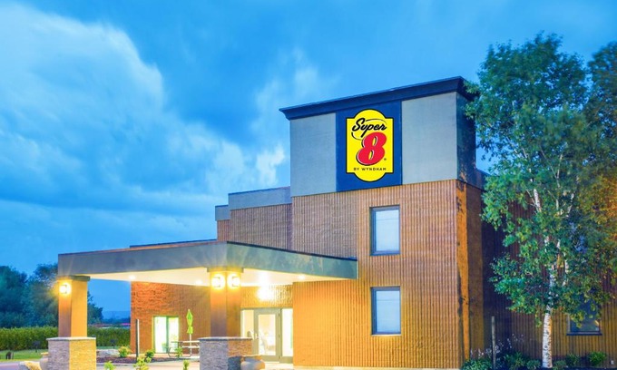 Plattsburgh Hotel | Super 8 by Wyndham Plattsburgh