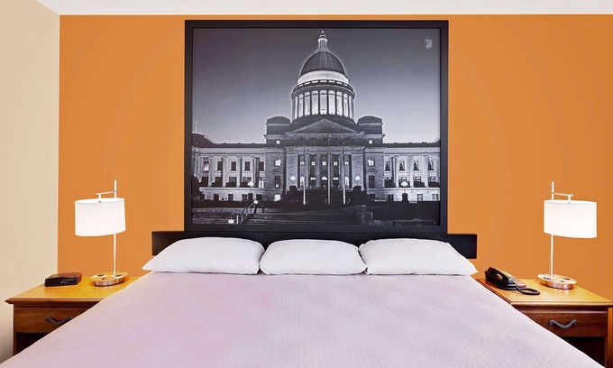 Siloam Springs Hotel | Super 8 by Wyndham Siloam Springs