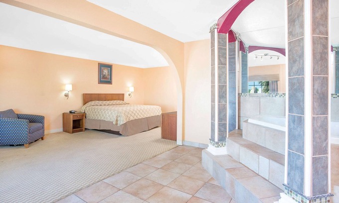 San Angelo Hotel | Super 8 by Wyndham San Angelo