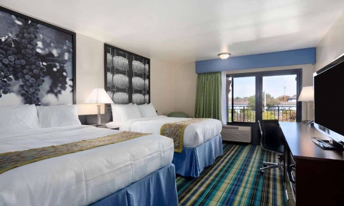 Vallejo Hotel | Super 8 by Wyndham Vallejo/Napa Valley