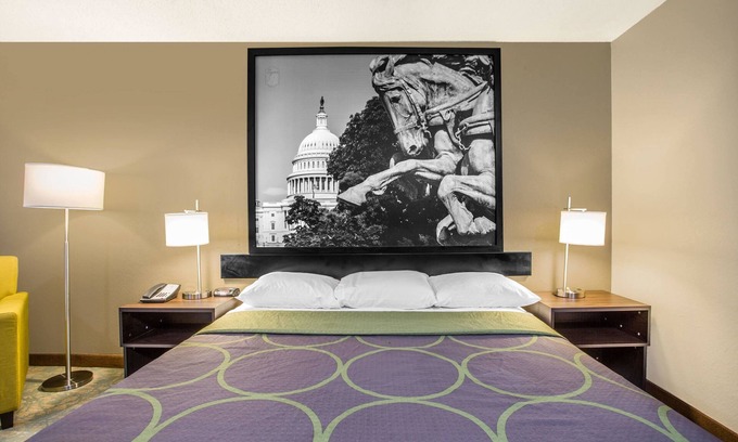 Waldorf Hotel | Super 8 by Wyndham Waldorf