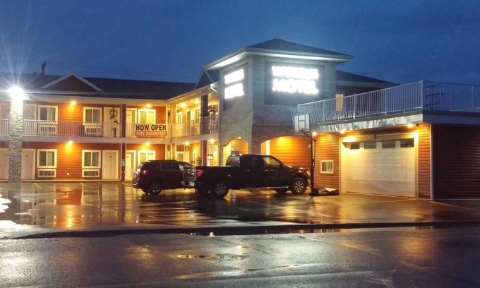 Watrous Hotel | Super 8 by Wyndham Watrous