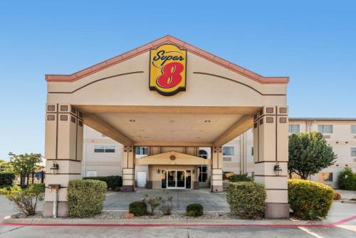 Weatherford Hotel | Super 8 by Wyndham Weatherford