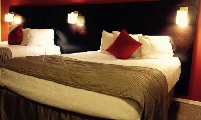 Central Okanagan Hotel | Super 8 by Wyndham West Kelowna BC