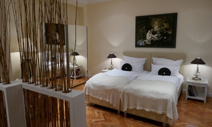 Moabit Apartment | Super * * * * apartment at the main station with terrace, internet, washing machine