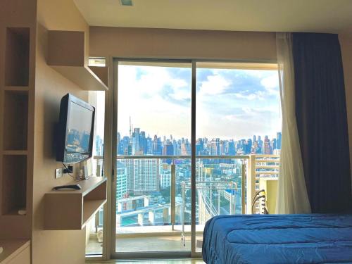 Phra Khanong Nuea Apartment | Super City View Room, Swimming Pool,Gym,150m walk to BTS