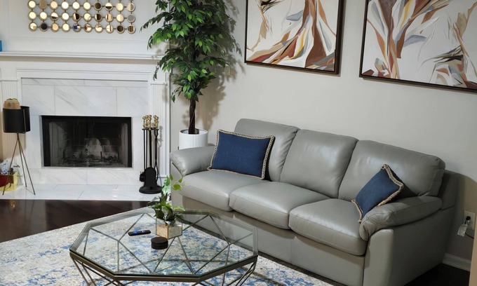Suwanee House | Super Clean Comfortable Townhome -Sleeps 6-Home Away From Home! nnnnnnnnnnnnnnnn