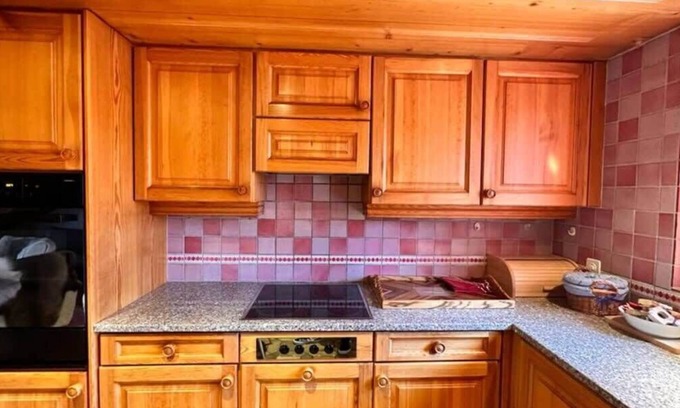 Rougemont Apartment | Super Cute and Cozy Chalet in the Village Center