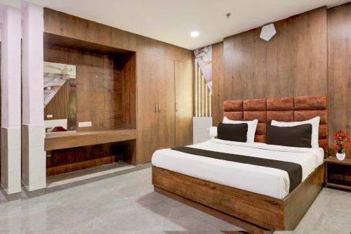Alipur Hotel | Super Hotel O Alipur Narela