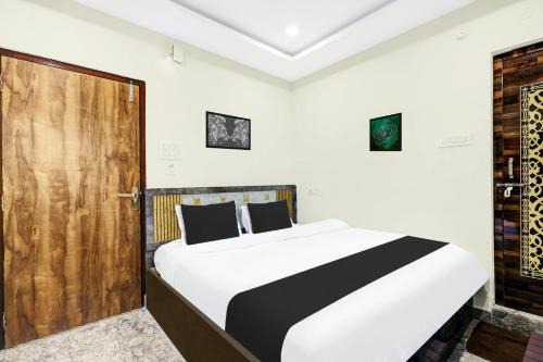 Vizianagaram Hotel | Super Hotel O Vizianagaram Near Railway Station