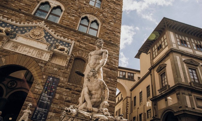 Santa Croce Apartment | Super Luxe!Florence Reborn:Hand-Painted Frescos Residence with coffered ceilings