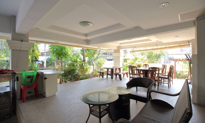 Thung Khru Hotel | Super OYO 498 Ladawan Villa