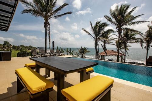 Pedasi Villa | Super Private Beachfront 3BR Villa & Infinity Pool