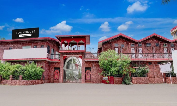 Barli Hotel | Super Townhouse Rampura Formerly Rawat Resort