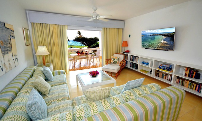 Tower Isle Apartment | Superb 2 Bedroom/2 Bath Beachfront Condo near Reggae Beach, Ocho Rios