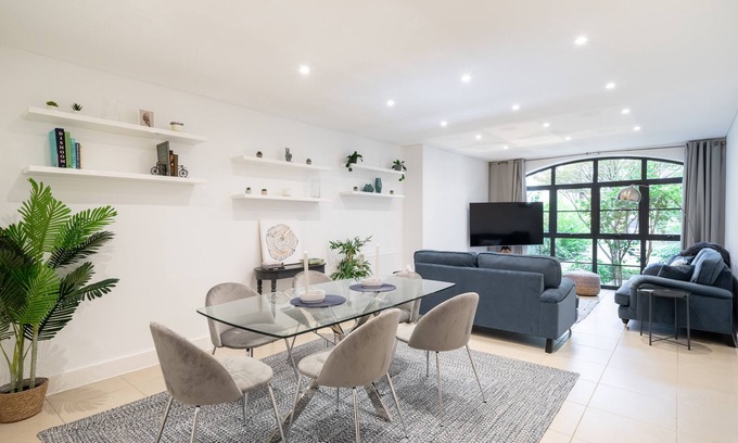Covent Garden House | SUPERB 3 BEDROOM AND OFFICE COVENT GARDEN HOUSE