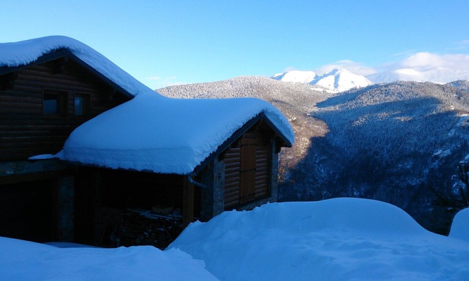 Ax-les-Thermes Apartment | Superb apartment in a wood frame house Chalet in Ax 3 Domaines - Bonascre
