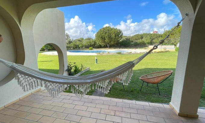 Alagoas Apartment | Superb apartment with patio and direct access to pool