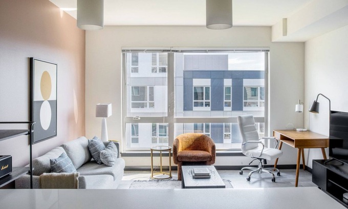Northeast Bellevue Apartment | Superb Bellevue Jr 1BR w/Garden & Wine Lockers, nr Bars, by Blueground