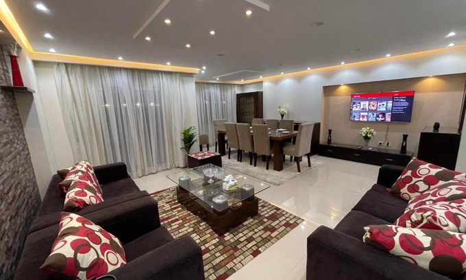 An-Nuzhah Apartment | Superb & comfy 3BDR apartment with outstanding view شقة فندقية فاخرة فيو رائع للمطار