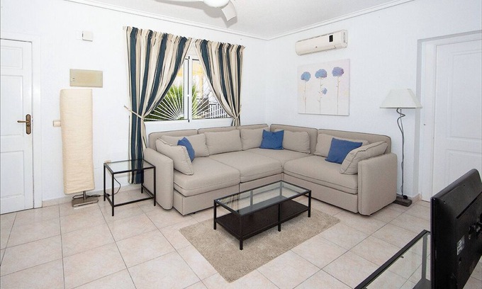 Rojales Villa | Superb Location with Great Outside Space