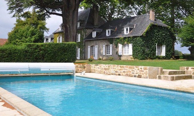 Masbaraud-Merignat House | Superb Manor House with swimming pool and Jacuzzi, full nature, very quiet, 12 pers