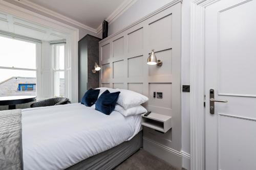 Sutton Cross Apartment | Superb Marina Hideaway