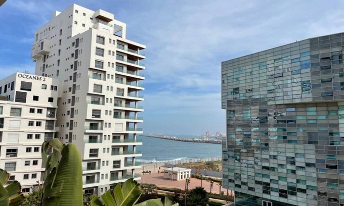 SOUR JDID Apartment | Superb new apartment with see view & free parking