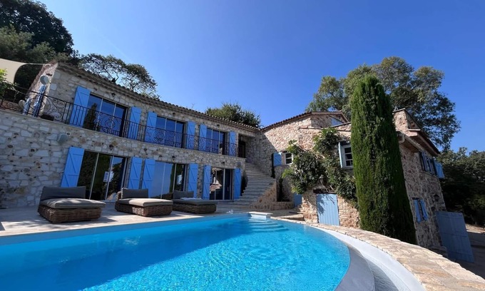 Les Maillans House | Superb Provencal Villa with Panoramic Seaview
