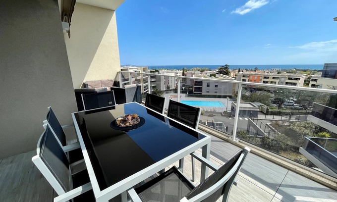 Bastide Giraud Apartment | Superb sea view apartment in Villeneuve-Loubet