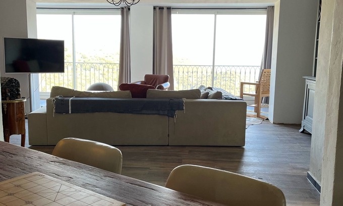 Moltifao Villa | superb villa village center exceptional view. Swimming pool and wooded grounds.