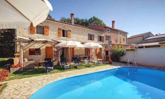 Gracisce House | Superb villa with private pool, pets allowed