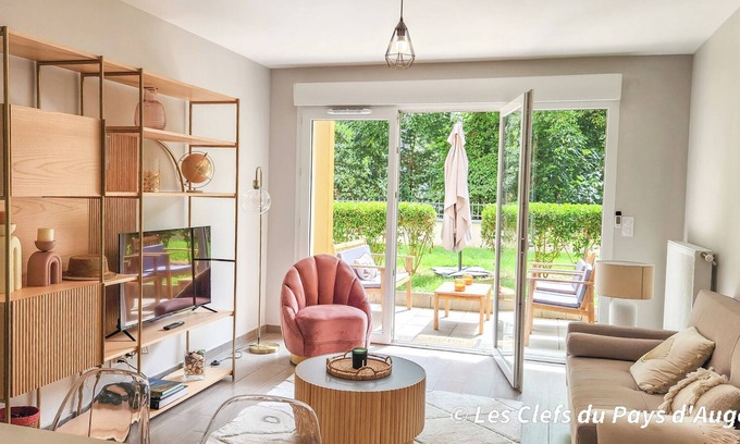 Benerville-sur-Mer Apartment | Superbe Appartement à 2 pas de la Mer, Rez-de-jardin, 2 Chambres, Parking Privé