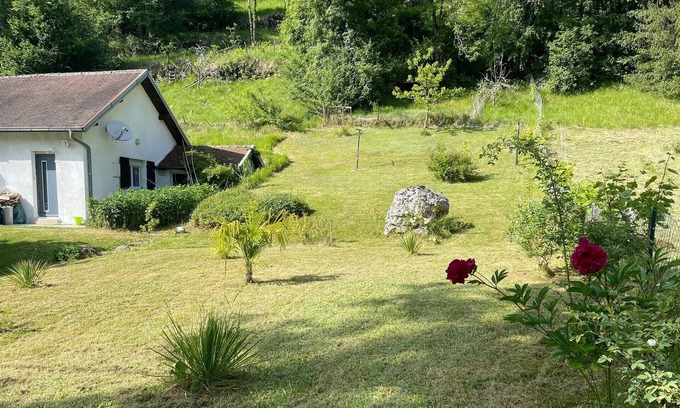 Mouthier-Haute-Pierre Villa | Superbe Villa Apaisante, Vue Sur La Loue
