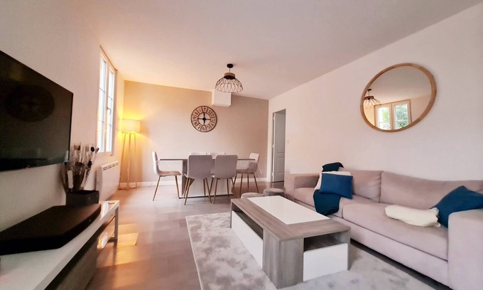 Pierrefonds House | Superbe Gîte Classé 3 Étoiles, au Vert, à 2 pas du Château de Pierrefonds, 6pers