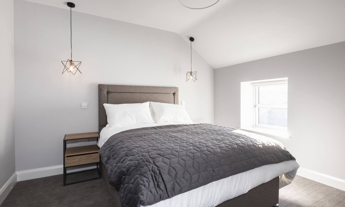 Donaghmore Apartment | Superior Apartment with Street View at Rooms at the Lower House